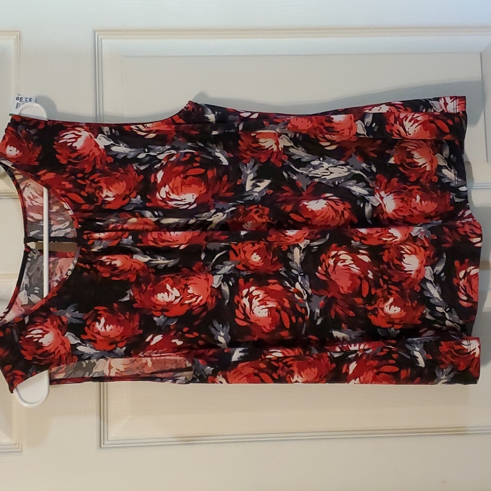 Red & Black Floral Sleeveless Blouse